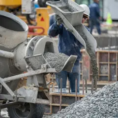 Ile żwiru na m3 betonu B15? Oto kluczowe proporcje do mieszania