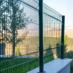 Ile kosztuje montaż ogrodzenia panelowego? Sprawdź, co wpływa na cenę