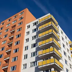 Głośny remont w bloku do której godziny? Poznaj zasady i ograniczenia