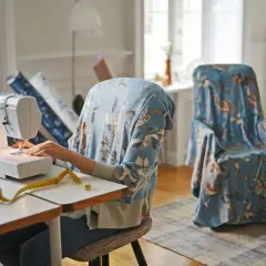 Jak uszyć pokrowiec na krzesło? Prosty przewodnik DIY