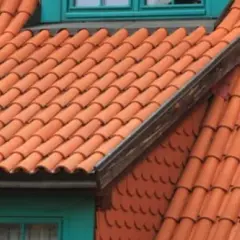 Ile zarabia dekarz na godzinę netto? Zaskakujące różnice w Polsce