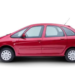 Citroën Picasso rojo, un coche familiar espacioso y versátil, listo para cualquier aventura.