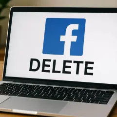 Laptop z logo Facebook i napisem DELETE. Chcesz wiedzieć, jak usunąć konto na FB? Ten obrazek pokazuje, że to możliwe.