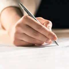 Co oznacza służebność drogi w akcie notarialnym i jakie ma skutki?