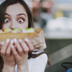 Ceny Kebabów 2025: Ile Zapłacisz? Sprawdź Aktualny Cennik