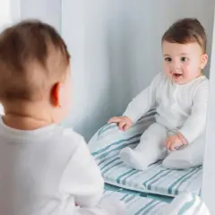 Dlaczego dziecko nie powinno patrzeć w lustro? Fakty i mity