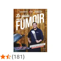 Couverture du livre "Le guide pratique du fumoir" avec un homme souriant tenant un couteau, près d'un barbecue fumant.