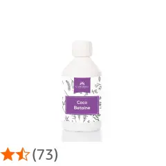 Botella blanca con etiqueta morada que dice "Coco Betaine". Descubre qué es la betaina y sus usos.
