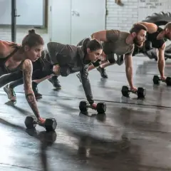 Jak wygląda trening CrossFit? Struktura, ćwiczenia i słownik pojęć