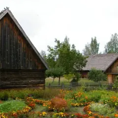 Wdzydze Kiszewskie Skansen: Jak zaplanować idealną wycieczkę?