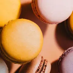 Macarons: Jak je przygotować w domu i jakie smaki wybrać