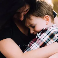 Dziecko z trudnymi emocjami: Konkretne kroki i wsparcie dla rodziców