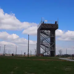 Wieża widokowa na Górze Siewierskiej, z której roztacza się piękny widok na okolicę.