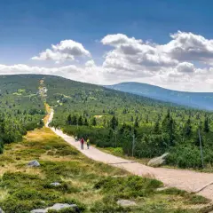 Szklarska Poręba: Karkonosze i Góry Izerskie które wybrać?