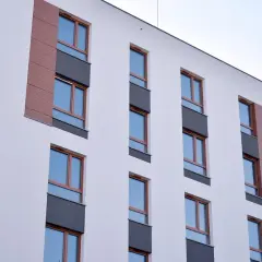 Ile wynosi czynsz za mieszkanie w bloku? Zaskakujące różnice cenowe