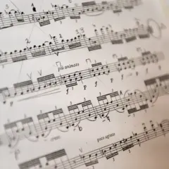Jak partytura dyrygenta wpływa na wykonanie utworów muzycznych
