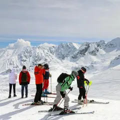 Gdzie na narty w grudniu? Sprawdzone miejsca i porady