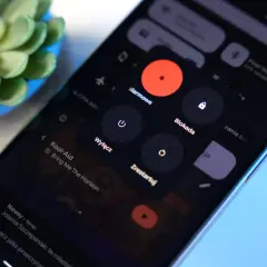 Menu zasilania na telefonie Redmi. Widoczny przycisk "Wyłącz", który jest kluczowy, gdy chcesz wiedzieć, jak wyłączyć telefon Redmi.