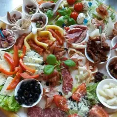 Gdzie zjeść w Kutnie? Odkryj najlepsze lokale gastronomiczne