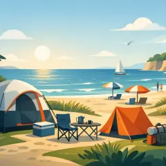 Idealny camping nad morzem Polska: namioty, kamper, plaża, słońce i żaglówka na horyzoncie.