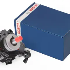 Nowa pompa wtryskowa Bosch do Master 2.3 dCi, gotowa do montażu.