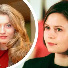 Dwie aktorki z serialu "samo życie obsada": blondynka z kręconymi włosami i brunetka z krótką fryzurą.