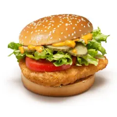 Chikker McDonald z chrupiącym kurczakiem, sałatą, pomidorem i ogórkiem kiszonym.