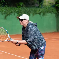 Tenis: Czy można odbić piłkę nogą? Oficjalne zasady ITF