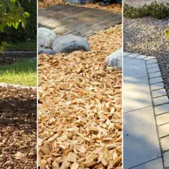 Trzy różne rodzaje ściółki: ciemne zrębki drzewne przy trawniku, jasne zrębki drzewne przy kamieniach i drewnianej ścieżce, oraz kamyczki przy płytkach i roślinach.