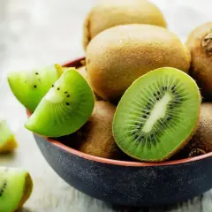 Sezon na kiwi: kiedy jest najlepszy czas na świeże owoce?