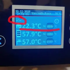 Wyświetlacz kotła z datą 22-11-2025, godziną 17:02:03, stanem "Praca 76%", temperaturą 22.3°C, 57.9°C i 57.0°C. Widoczny symbol technix argos pid plus.