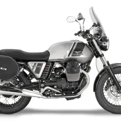 Moto Guzzi V7 Special con telaietti borse laterali universali Givi, pronte per ogni avventura.