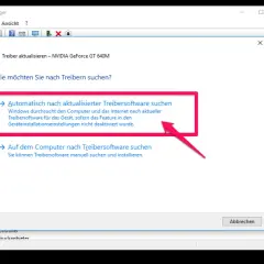 Geräte-Manager: Option "Automatisch nach aktualisierter Treibersoftware suchen" für NVIDIA-Grafikkarte hervorgehoben. Ein quick driver updater wird gesucht.