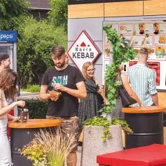 Bafra Kebab kto jest właścicielem? Odkryj tajemnice zarządzania marką