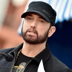 Ile lat ma Eminem? 53 i wciąż na szczycie: Sekrety formy