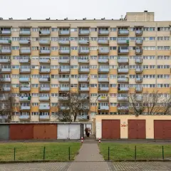 Z czego budowano bloki? Odkryj materiały prefabrykowane z przeszłości