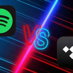 Logo Spotify i Tidal na tle neonowego napisu VS.