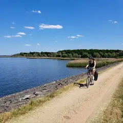Odkryj Jezioro Turawskie: Atrakcje, plaże, sporty wodne planuj!