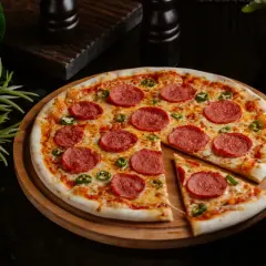 Pizza z salami: jakie dodatki pokochasz? Sprawdź nasze propozycje