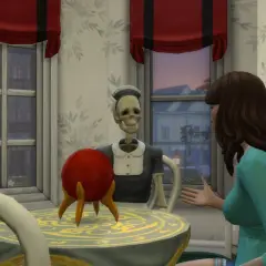 Kościlda z The Sims 4, ubrana jak pokojówka, patrzy na kobietę przy stole z kryształową kulą.