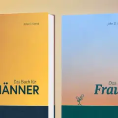 Zwei Bücher: "Das Buch für Männer" und "Das Buch für Frauen". Hier kann man seine Seele verkaufen, um Rat zu finden.