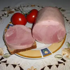 Kiełbasa szynkowa wędzona parzona: Twój przepis na domowy sukces