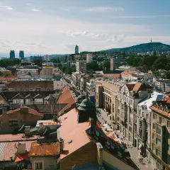 Sarajewo czy jest bezpiecznie? Odkryj prawdę o bezpieczeństwie turystów