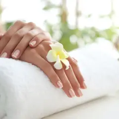 Manicure japoński: czy to klucz do zdrowych i lśniących paznokci?