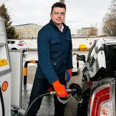 Jak tankować CNG: proste kroki i bezpieczeństwo, które musisz znać