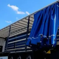 Ile waży naczepa z plandeką? Zaskakujące różnice w wagach!