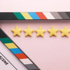 Jak napisać opis filmu: kluczowe elementy i wskazówki