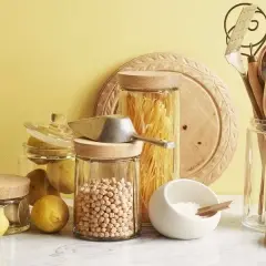 Jaki pojemnik na mąkę wybrać, aby zapewnić świeżość i wygodę?