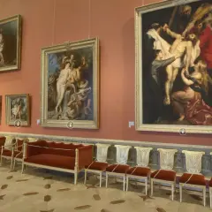 Ermitaż Sankt Petersburg: Jak zwiedzić światowe arcydzieła sztuki?