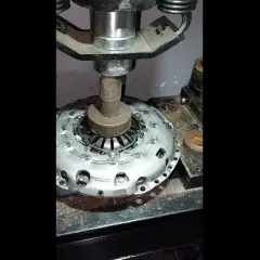 Jak cofnąć docisk sprzęgła LuK bez ryzyka uszkodzenia mechanizmu